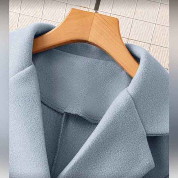 Elegant Blue Double-Breasted Women's Coat - Picture 3 of 4